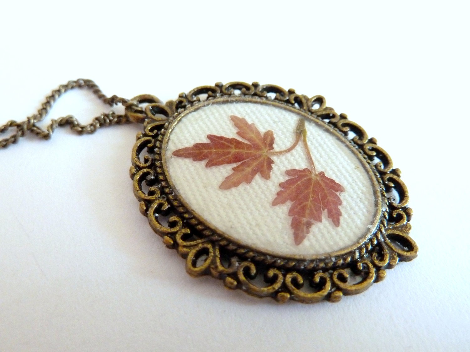 Woodland Necklace, Red pressed leaf, Resin Jewelry,  teamhandmade - FloraBeauty