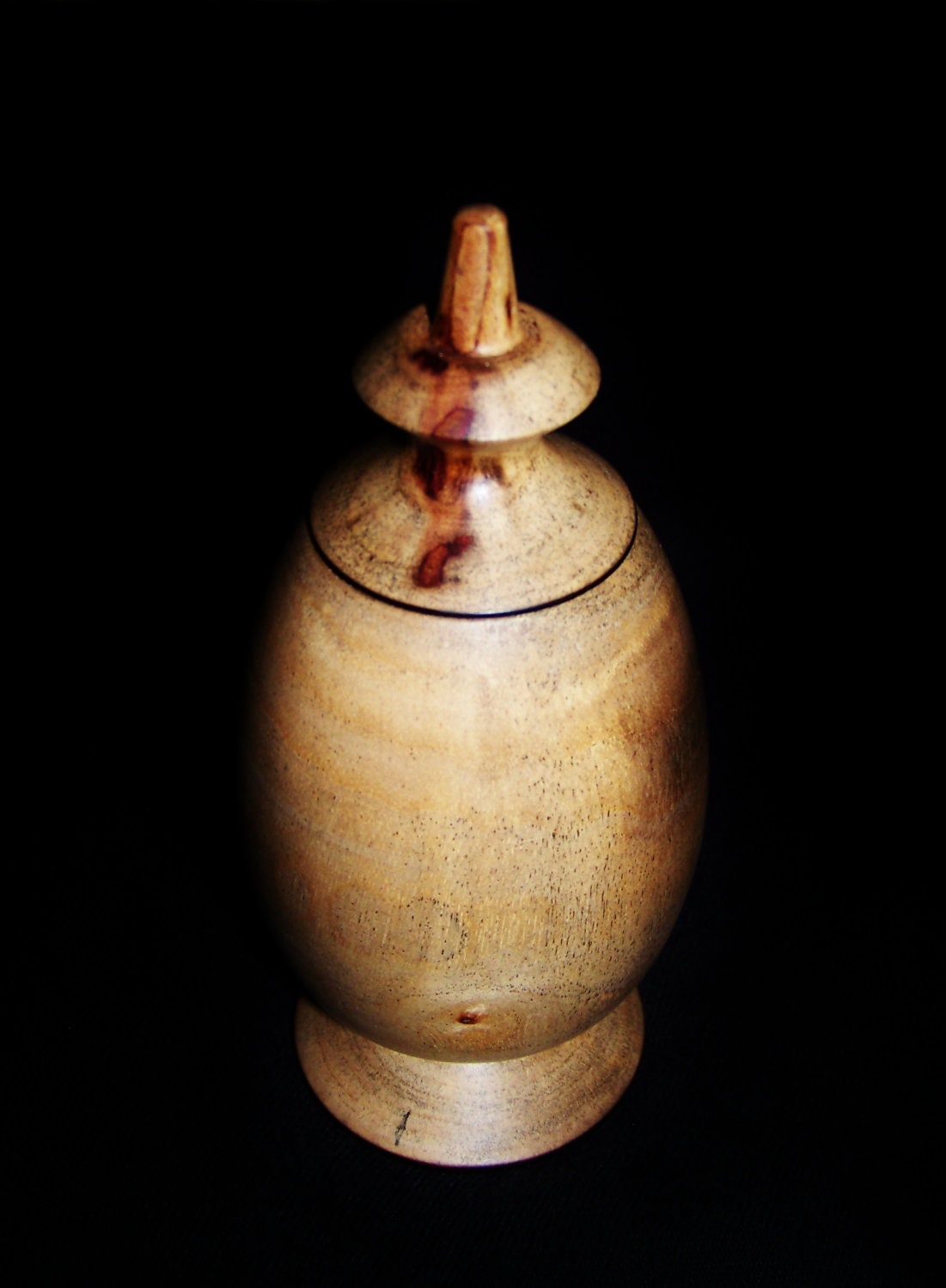 Box or Small Urn with lid.