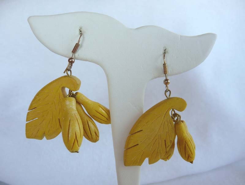 Vintage Yellow Wood Pierced Earrings - Tropical Bananas & Leaf