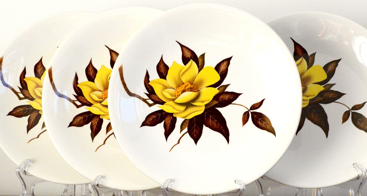 Barratts: "Camille" set of four dinner plates