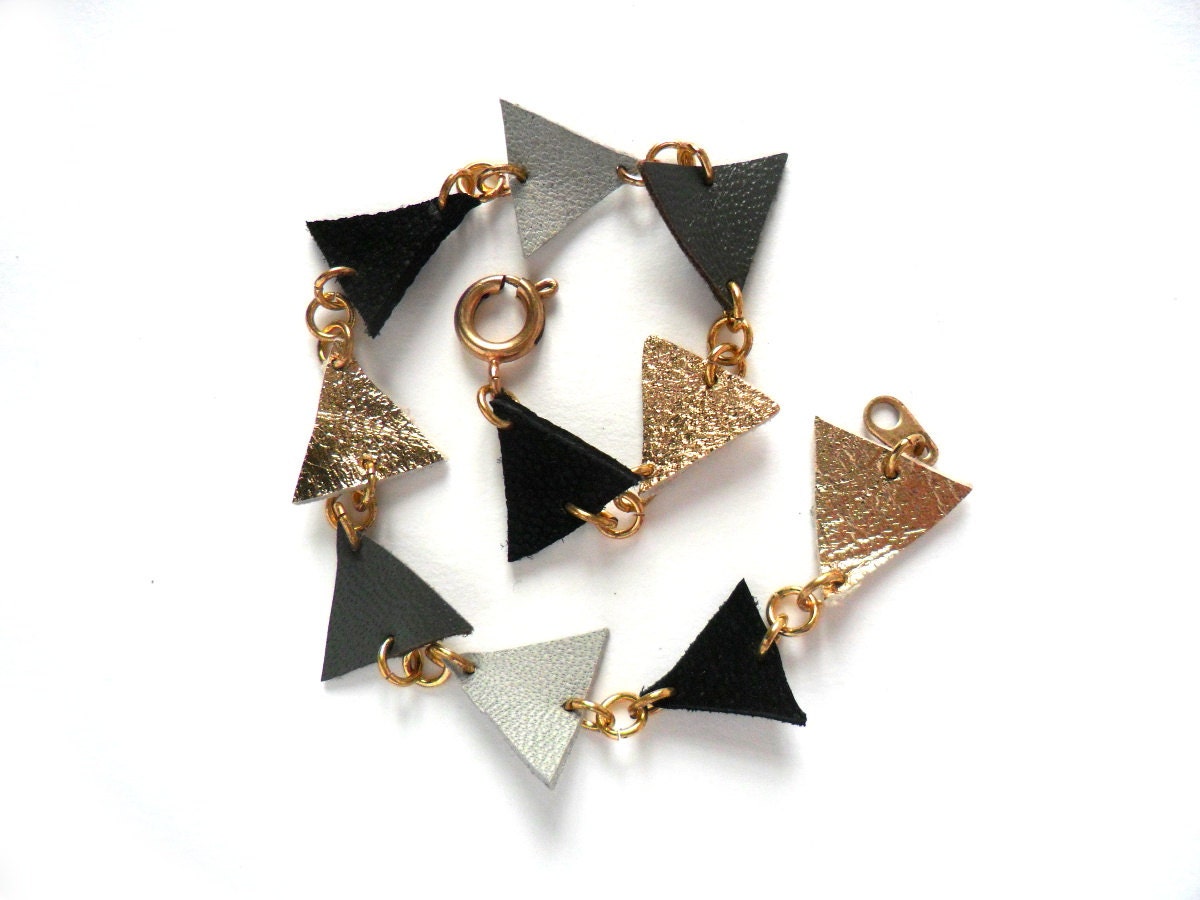 Triangle leather bracelet in gold, grey and black