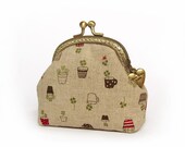 Linen Coin Purse, Green Leaf Clover Pouch with metal frame