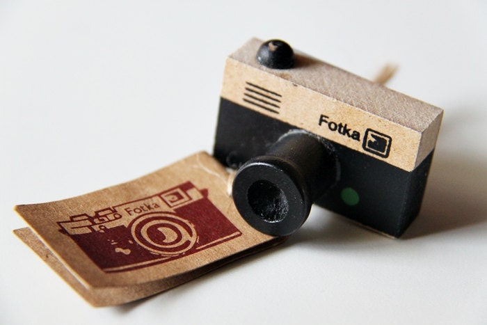 Vintage Style SLR Camera Wooden Rubber Stamp- Brown and Black - Scrapbooking. Cardmaking. Tag Making. Photography. Stamping