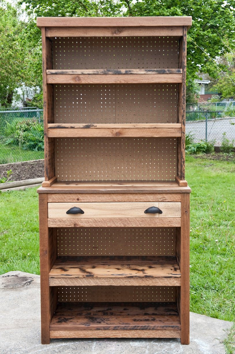 Custom Hutch