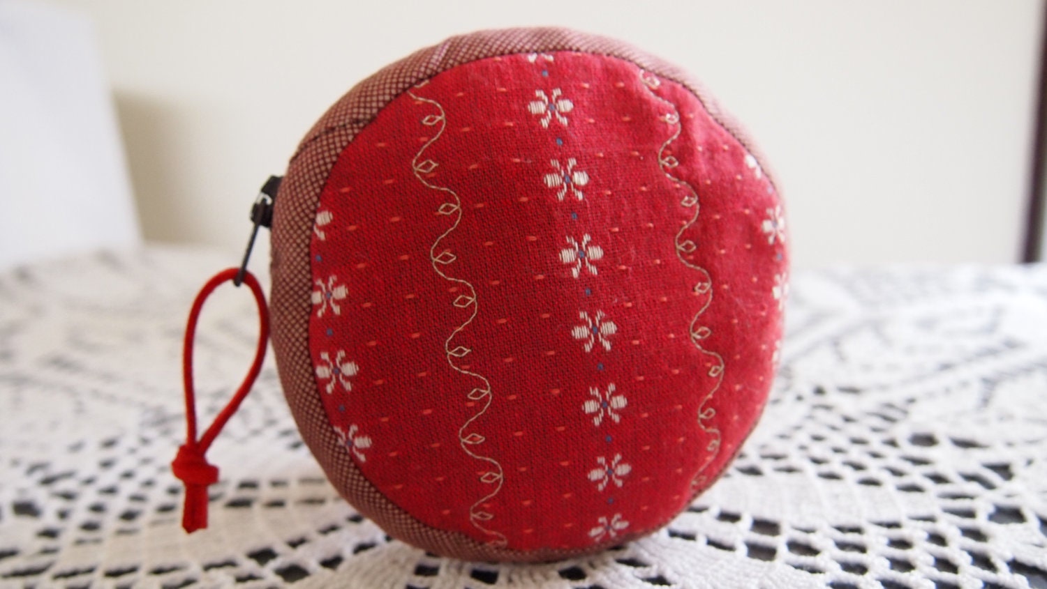 Red zip purse/ coin purse/ pouch - Handmade