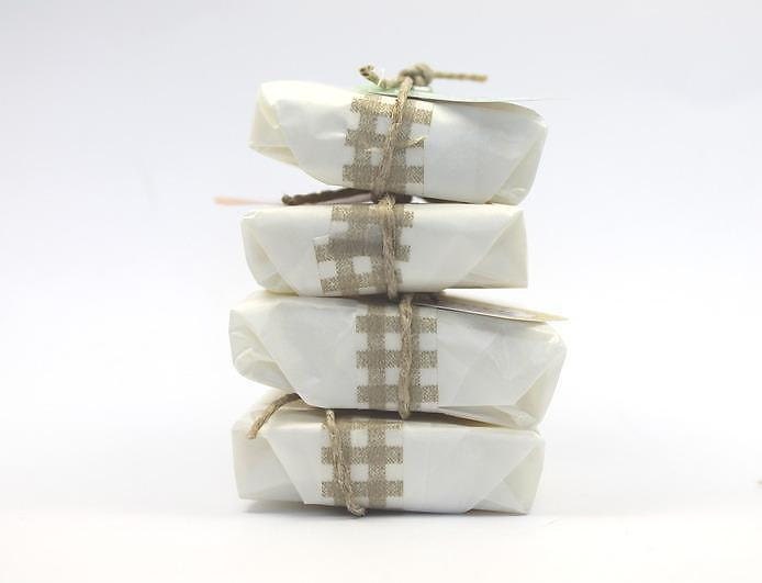 TEA SOAP SAMPLER. Holiday edition. Four guest-sized tea soaps. All Natural vegan cold-process soap. Gift bag set. Samples. - amumiinaturals