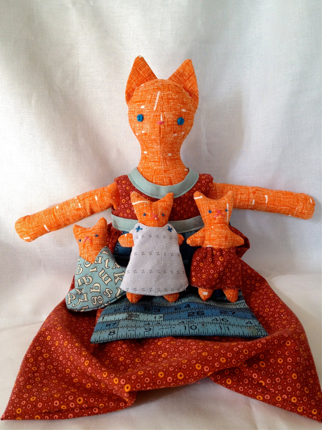 Mama Cat and Her Skirt - Dwelling Kittens Pattern