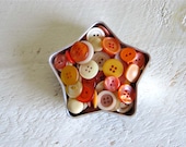 100 Creamy Dreamsicle Buttons in Vintage Jello Tin Star Mold
