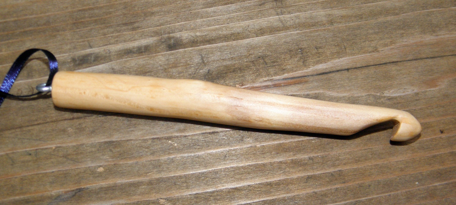 Portable Crochet hook - Size M Natural Wood