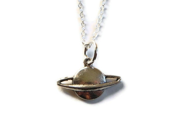 saturn necklace, saturn pendant necklace, simple planet necklace, outer space necklace, everyday saturn necklace