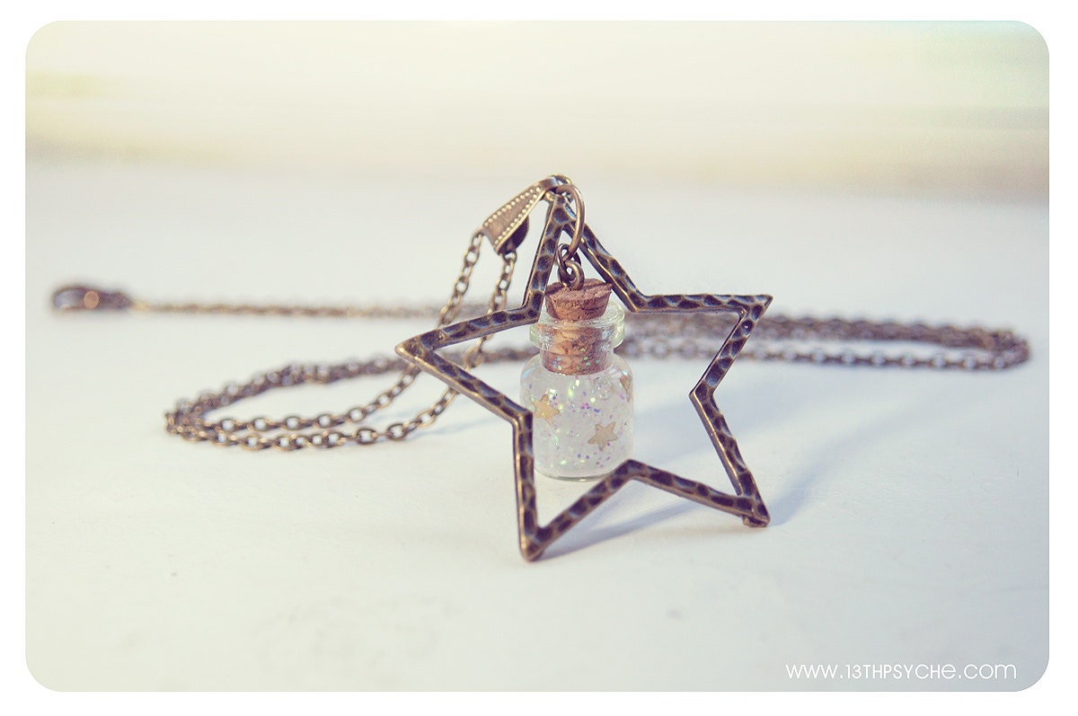 Star glass Bottle Necklace, with glitter gel. Mini Glass Vial necklace. miniature Bottle Pendant Cute necklace Star necklace