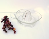 Citrus Juicer Juice Reamer Anchor Hocking Glass Bed and Breakfast Retro Kitchenware