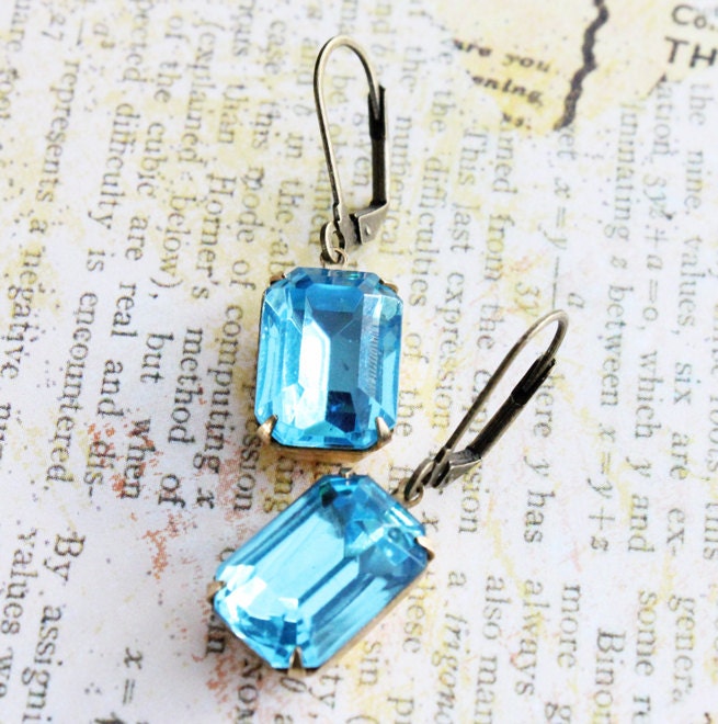Aqua Blue Glass Earrings. Vintage Stone Earrings, Sparkly, Bridesmaids Earrings. Something Blue., summer, Wedding. Statement Earrings