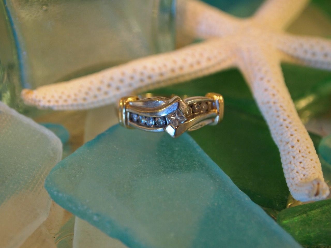 14K Gold Diamond White/Yellow Band