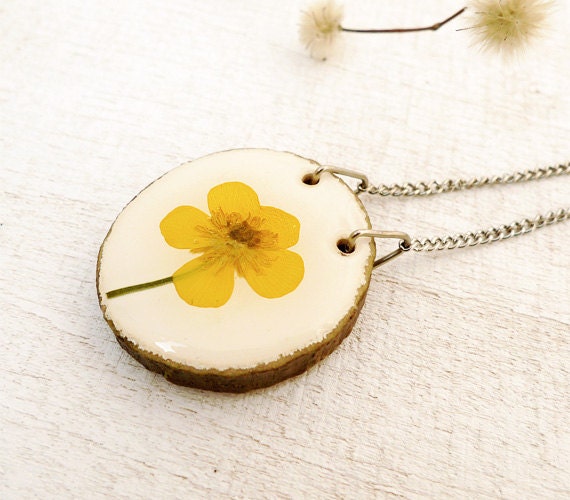 Pressed Flower Necklace - Buttercup preserved in Resin - handmade flower jewelry