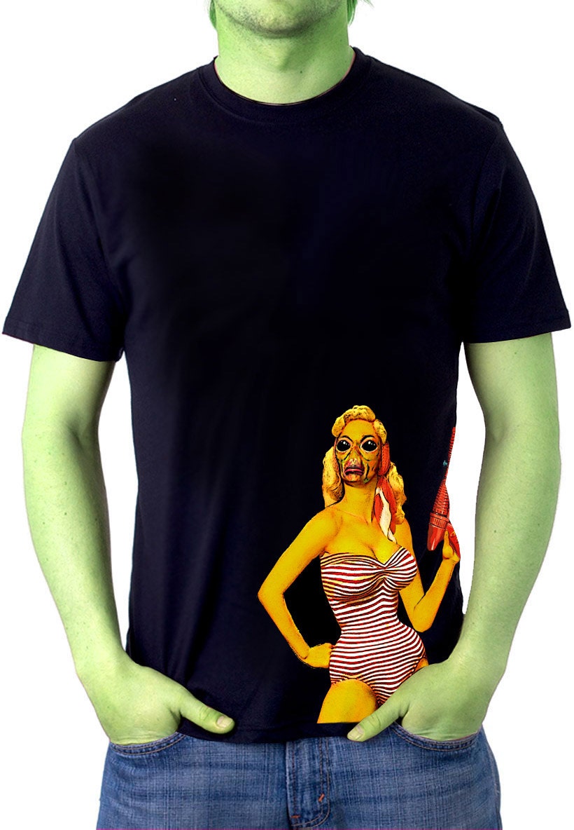 Mens Sci Fi T-shirt  Vintage Alien Pinup  Sizes S  M  L  XL  XXL