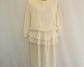 XL Vintage Dress Cream Romantic w Pleated Peplum