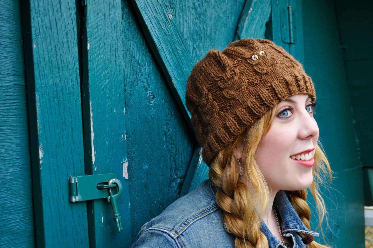 Cable Knit Owl Beanie Hat: Nutmeg