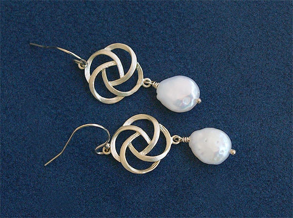 SALE - Pearl Drop Earring with Gold Quatrefoil Knot - Coin Pearl on Gold Filled Earwire - Classic Jewelry, Bridal, Bridesmaids