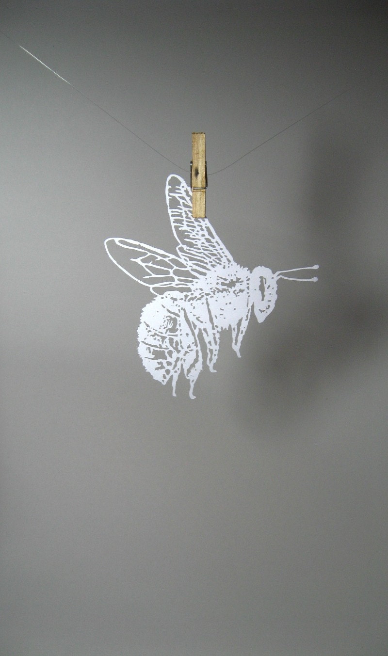 Bumble Bee Insect Paper-Cut Scherenschnitte in White - catfriendo