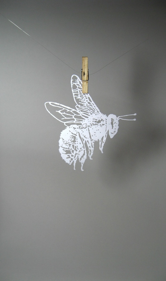 Bumble Bee Insect Paper-Cut Scherenschnitte in White
