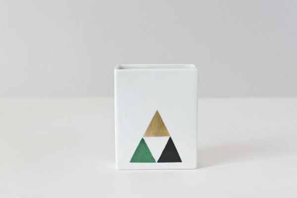 Triangles pencil holder