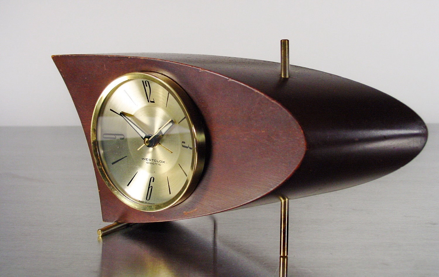 Modern Table Clock