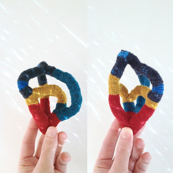 Crochet sculpture - Wool heart