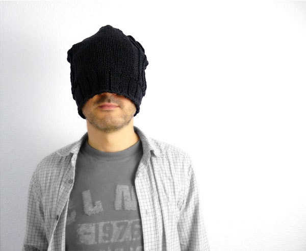 Urban Knit Slouch Hat in Soft Charcoal Black Merino for Men and Women. Spring and Winter Fashion Handmade in France.