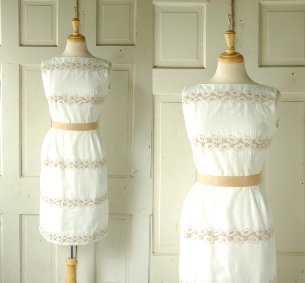 1960s White Cotton Dress / Vintage Sleeveless Shift