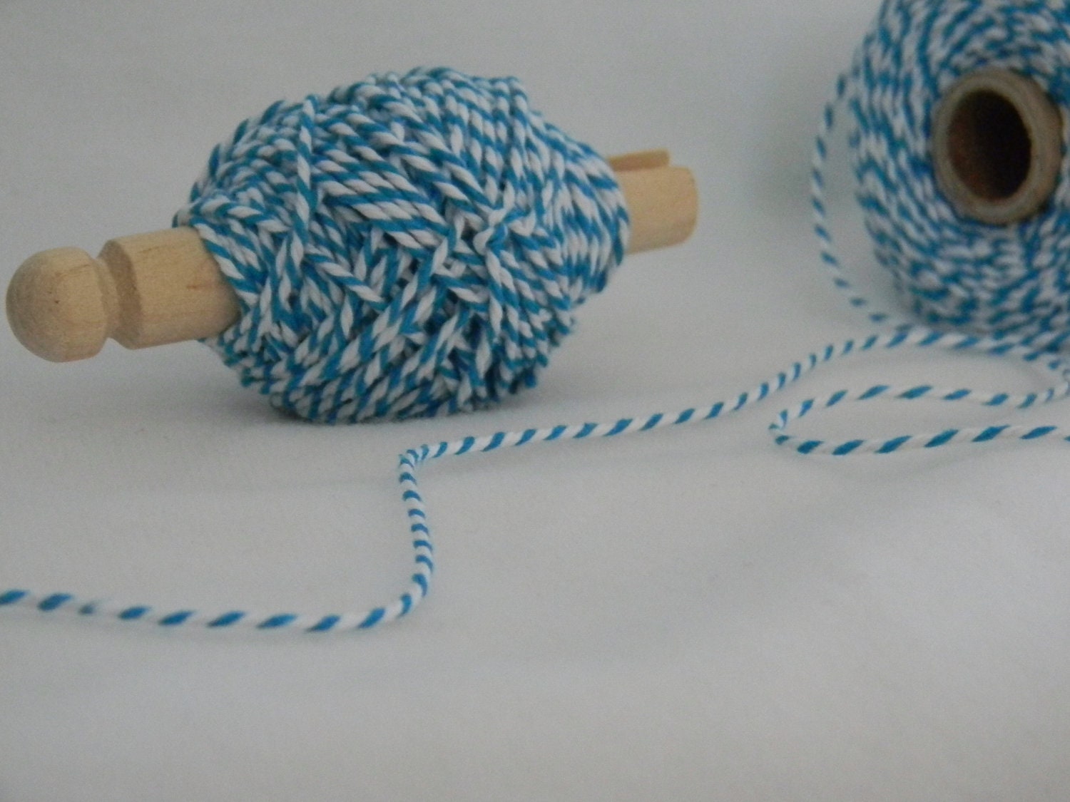 25 yards bakers twine blue and white
