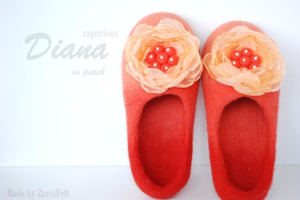 READY to SHIP Felted slippers DIANA in peach, size 38, Us8