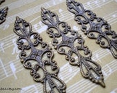 Filigree Finding - 5 Antique Bronze Filigree Findings
