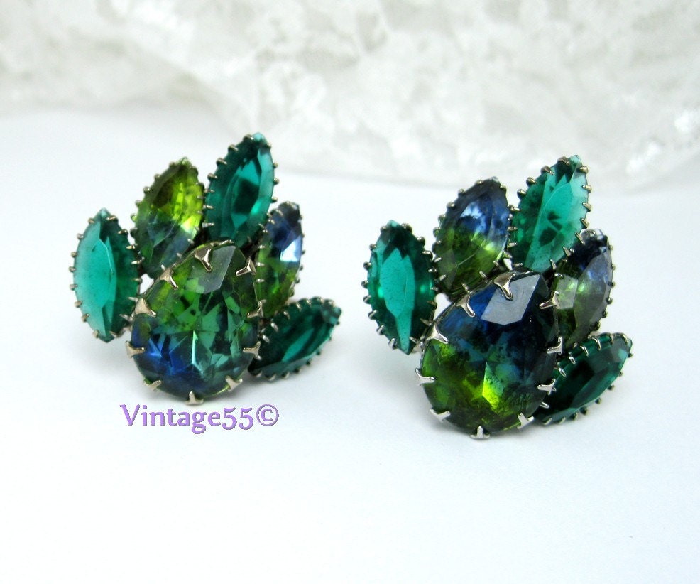 Vintage Earrings Rhinestone Green clip on