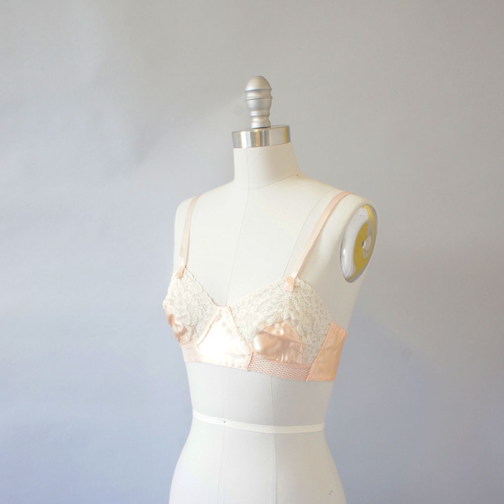 1930s satin and lace bra / vintage 30s 40s lingerie / Fresh Peach