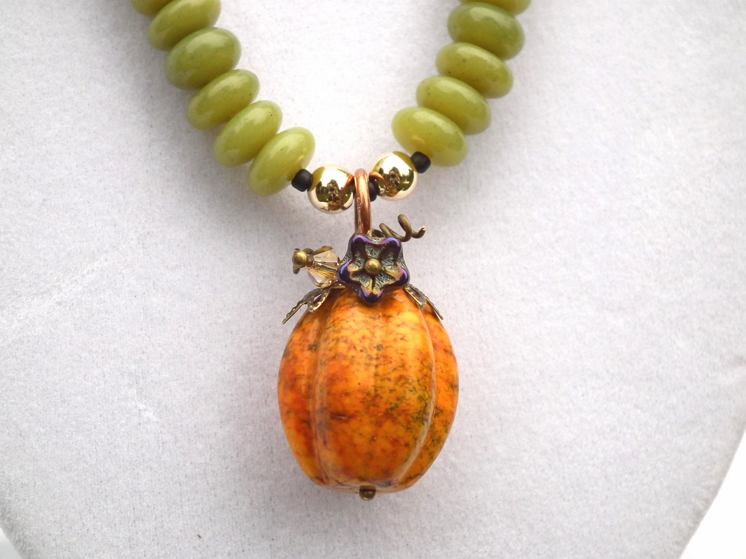 Howlite Pumpkin and Serpentine Pendant Necklace