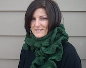Long and wide forest green scarf with ruffles