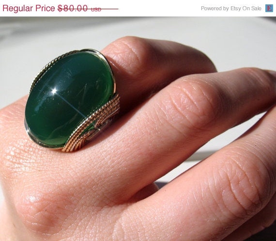 25% OFF Emerald Green Ring, Silver & Gold, Mixed Metals, Leaf Moss Fall Pine Stone, Summer Jewelry, Summer Fashion, Wire Wrapped Jewelry