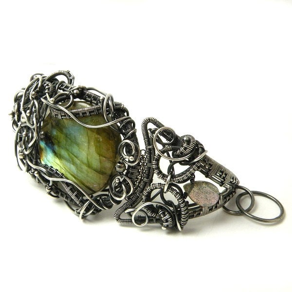 Wire wrap cuff bracelet, wirework jewelry , labradorite bracelet , wire wrapped fine jewelry , sterling silver bracelet , gemstone jewelry