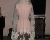 Vintage IVORY Lace Mantilla Wedding Bridal Veil
