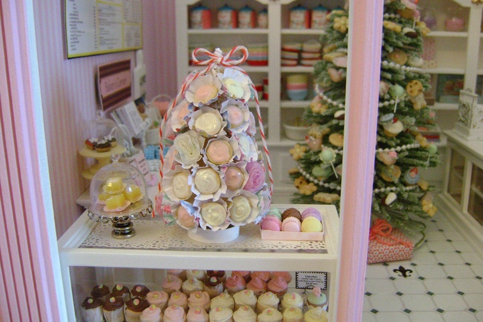 3" FROSTED COOKIE TOWER  - Shabby Victorian Bakery Kitchen Patisserie -  Dollhouse Miniature 1:12 Scale - BakinginMiniature