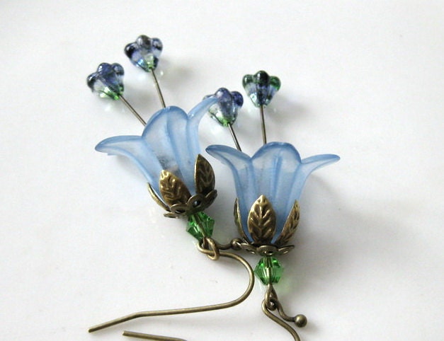 Vintage Style Lucite Flowers Earrings - Blue Bell