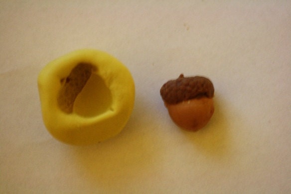 Silicone one-sided Acorn Mold for cake decorating, chocolate, hard candy, polymer clay, resin, wax, soap, silicone mould