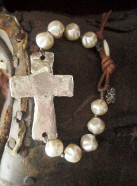 Sideways cross bracelet 'Sacrifice' dimpled cream pearl, rustic hammered silver cross, religious, leather, sundance, southwestern country