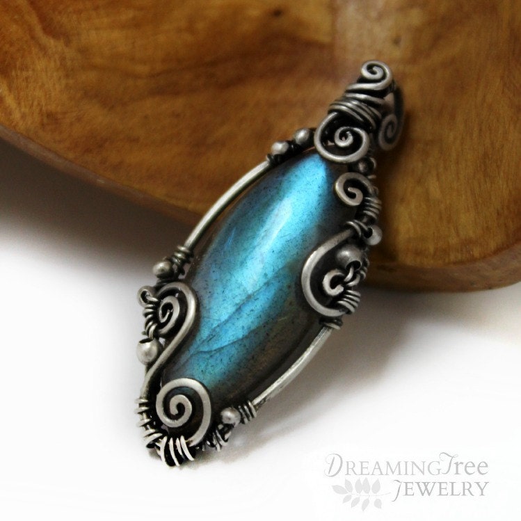 Labradorite pendant made with natural labradorite and 925 sterling silver