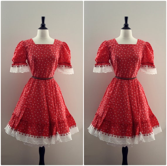 Vintage 1960s Square Dance Dress. Full Skirt. White and Red Floral Print. Eyelet Cotton, Metal Zipper. Size S/M