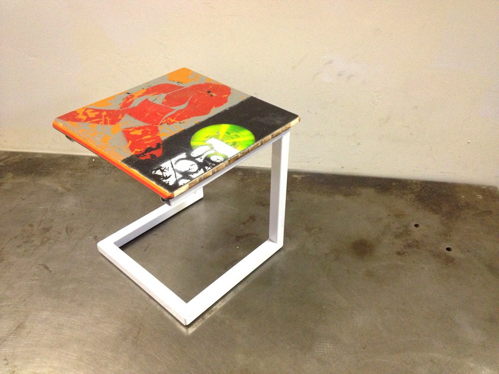 Graffiti Burton Custom Recycled Snowboard Mini-Table