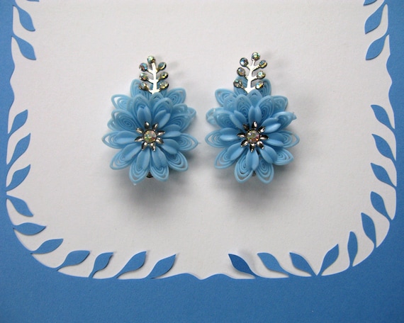 Vintage CORO Blue Plastic Flower & Rhinestone Clip-on Earrings - 1950s / Vintage Wedding / Free Shipping in USA
