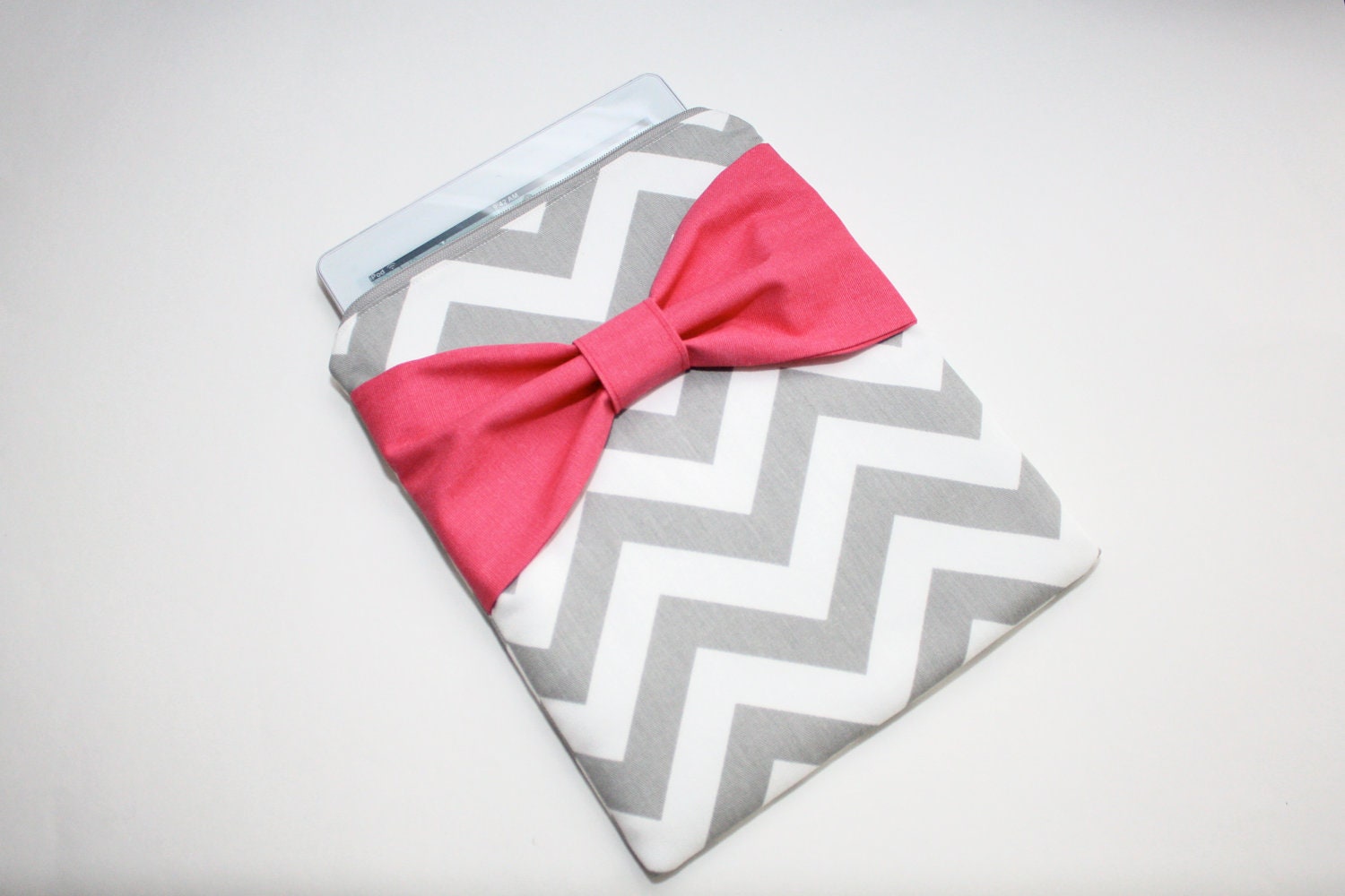 iPad Case / Sleeve - Gray Chevron Stripes with Hot Pink Bow - Padded