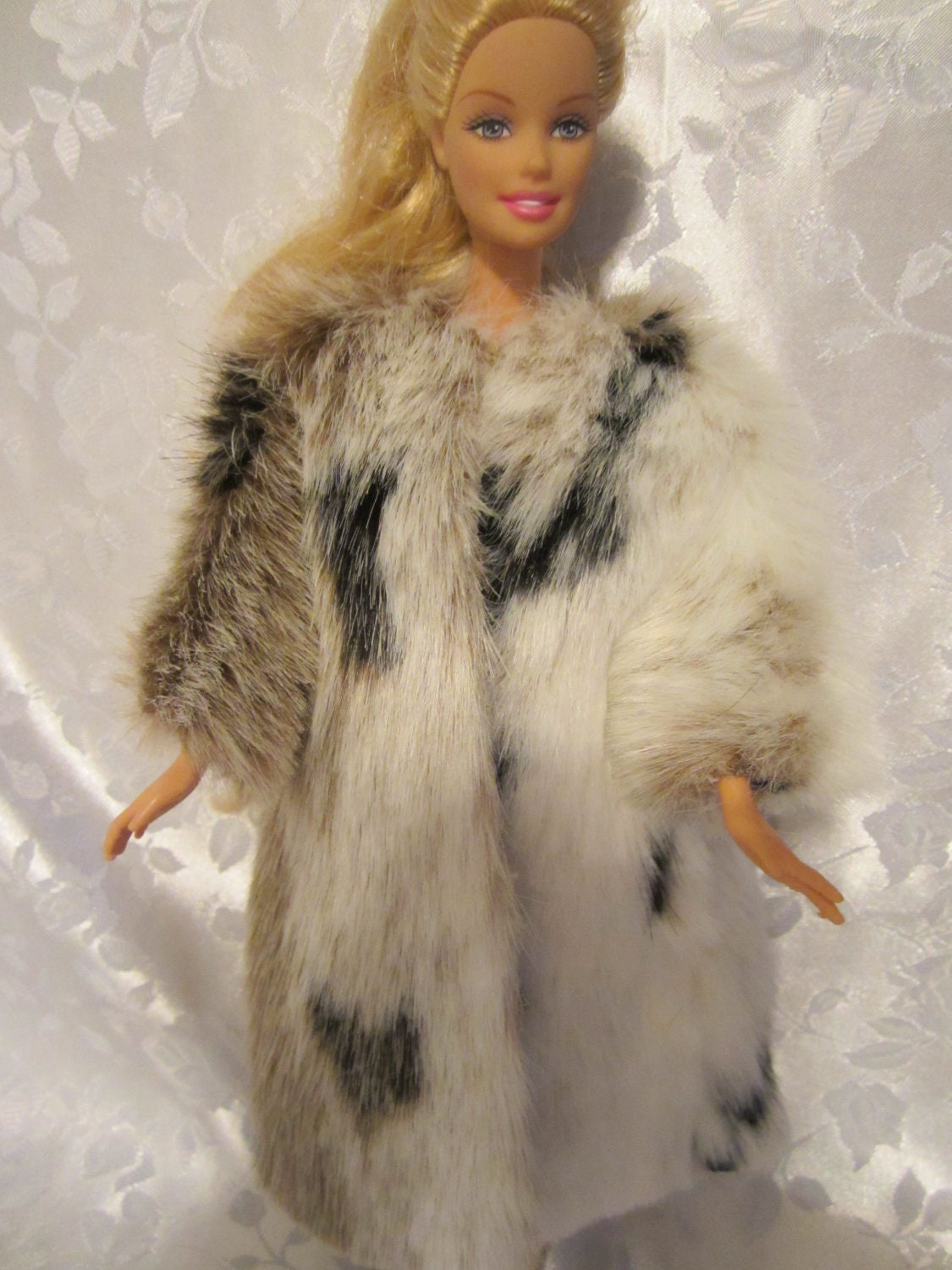 Barbie doll Fashion doll snow lynx faux fur fake fur coat